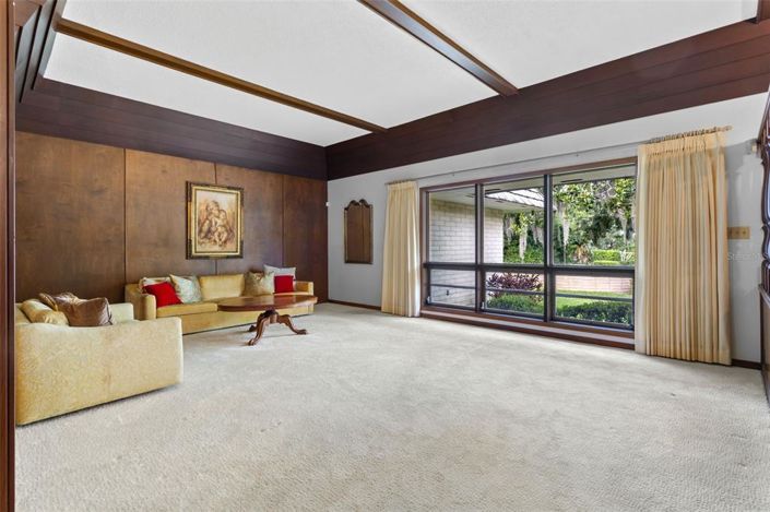 Image No.8-4 Bed Property for sale