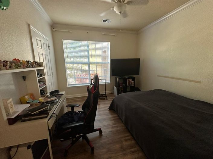 Image No.17-2 Bed Property for sale