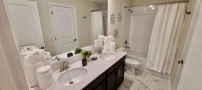 Image No.17-7 Bed Property for sale