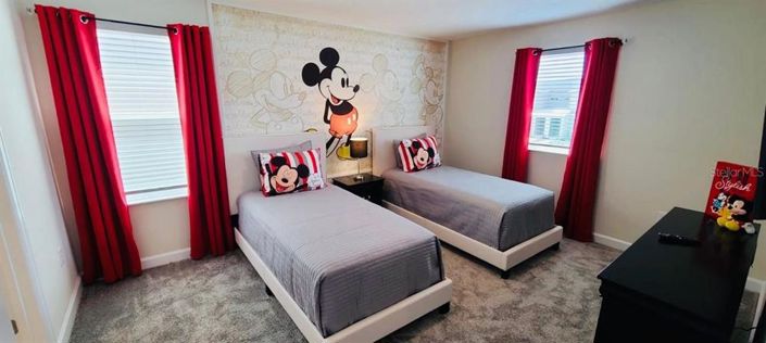 Image No.24-7 Bed Property for sale