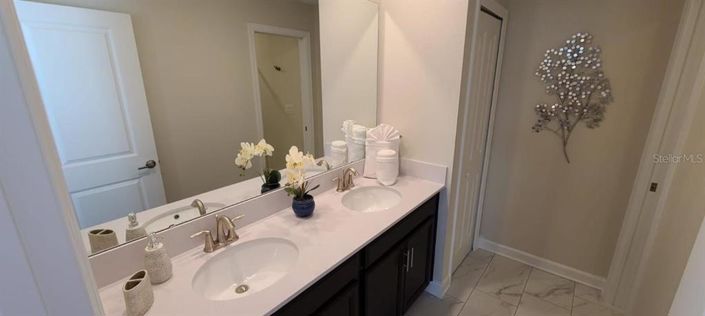 Image No.29-7 Bed Property for sale