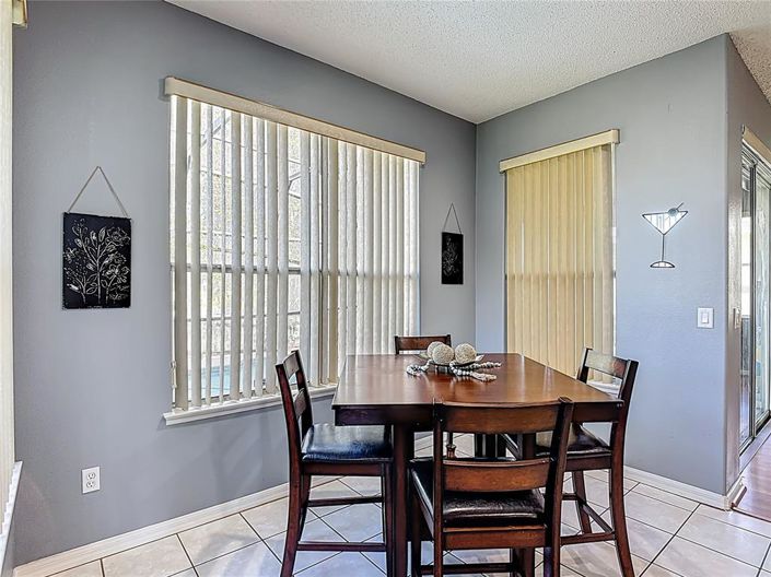 Image No.12-4 Bed Property for sale