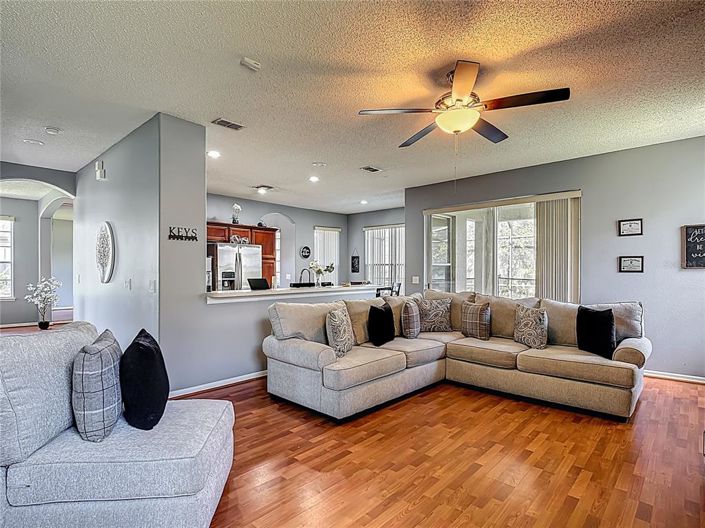 Image No.17-4 Bed Property for sale