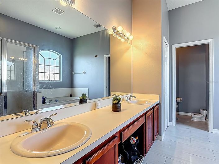 Image No.47-4 Bed Property for sale