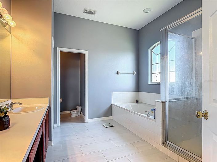 Image No.48-4 Bed Property for sale