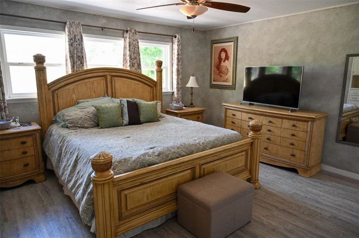 Image No.20-3 Bed Property for sale