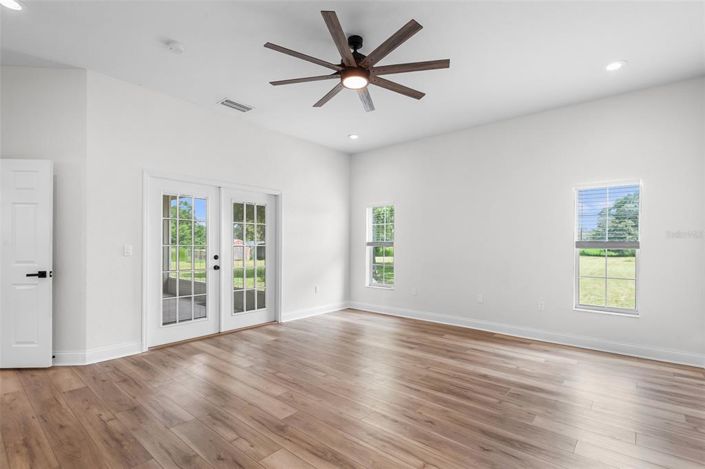 Image No.26-4 Bed Property for sale