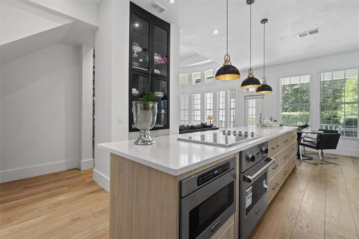 Image No.25-6 Bed Property for sale