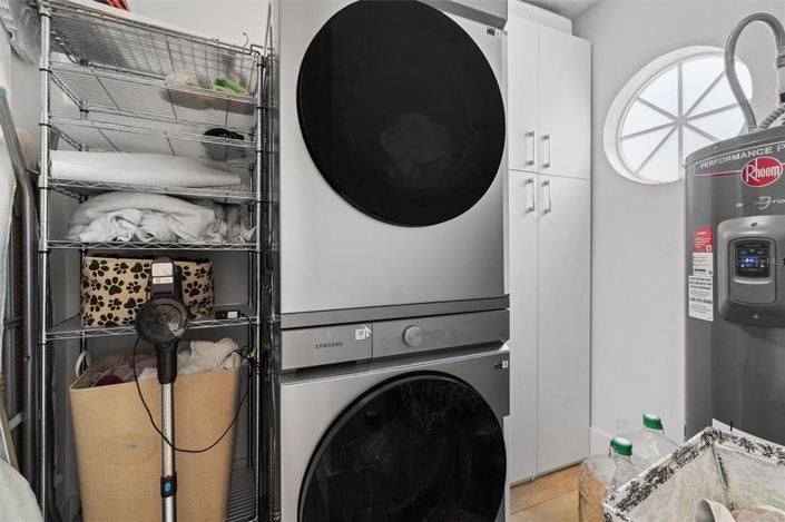 Image No.30-6 Bed Property for sale