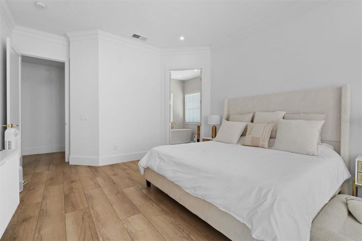 Image No.34-6 Bed Property for sale