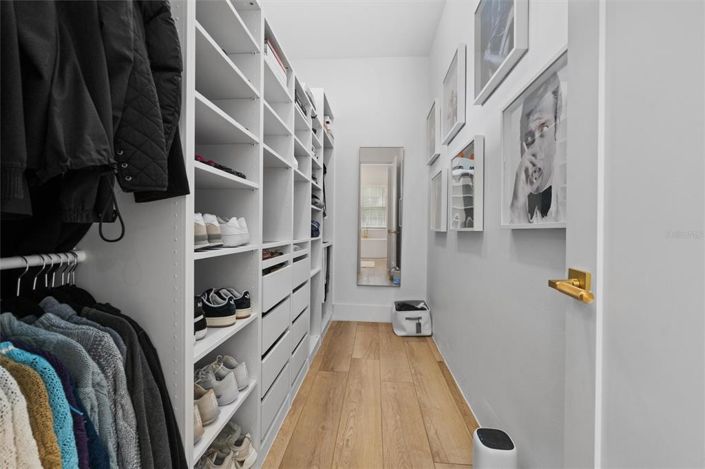 Image No.39-6 Bed Property for sale