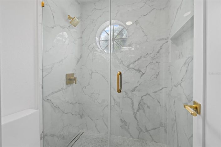 Image No.49-6 Bed Property for sale