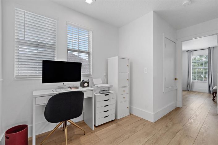 Image No.52-6 Bed Property for sale