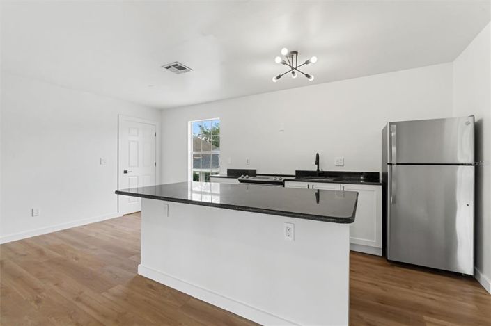 Image No.58-6 Bed Property for sale