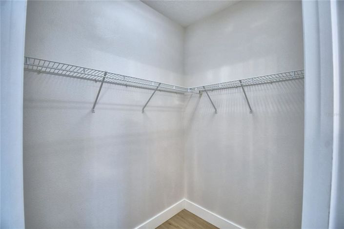 Image No.42-5 Bed Property for sale