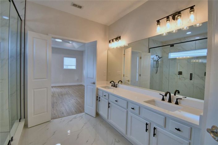 Image No.43-5 Bed Property for sale