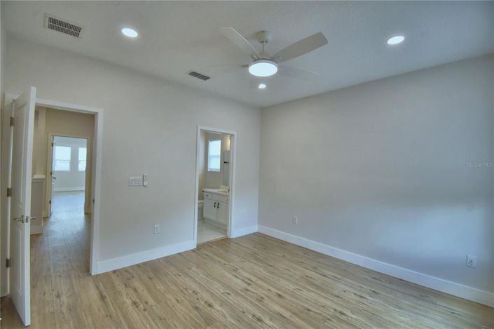 Image No.51-5 Bed Property for sale