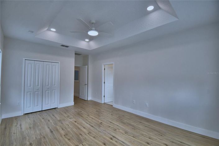 Image No.60-5 Bed Property for sale