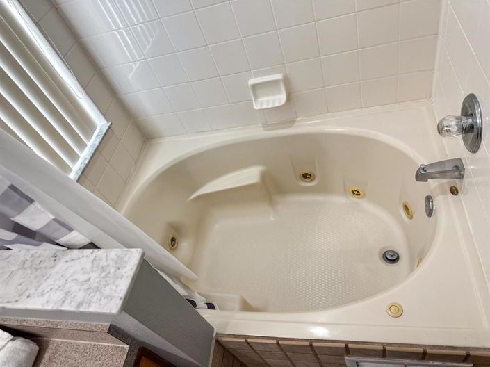 Image No.16-4 Bed Property for sale