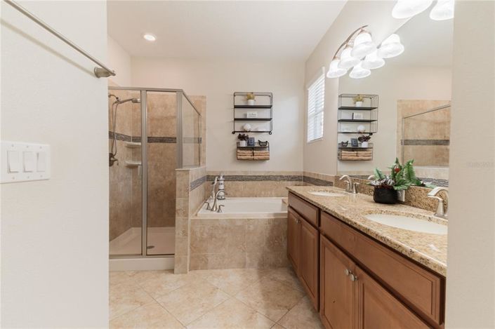 Image No.17-4 Bed Property for sale