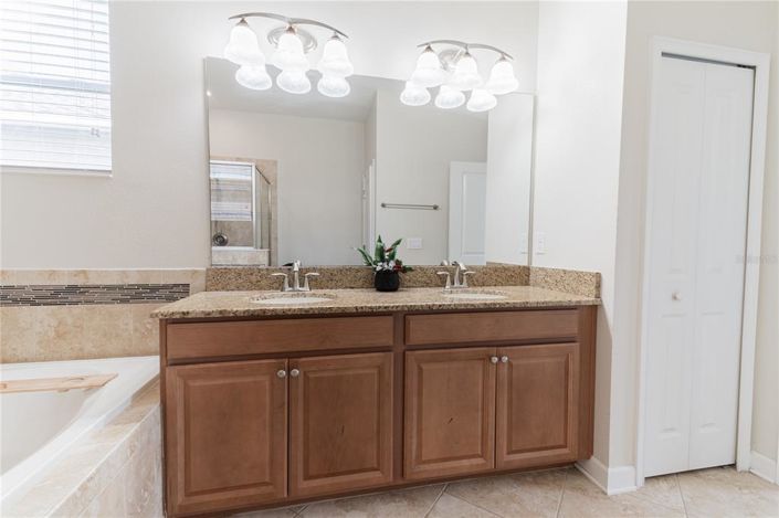 Image No.18-4 Bed Property for sale