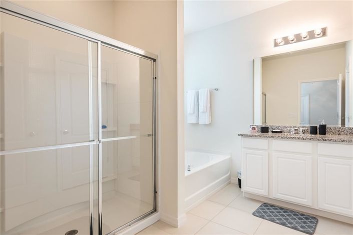 Image No.15-6 Bed Property for sale