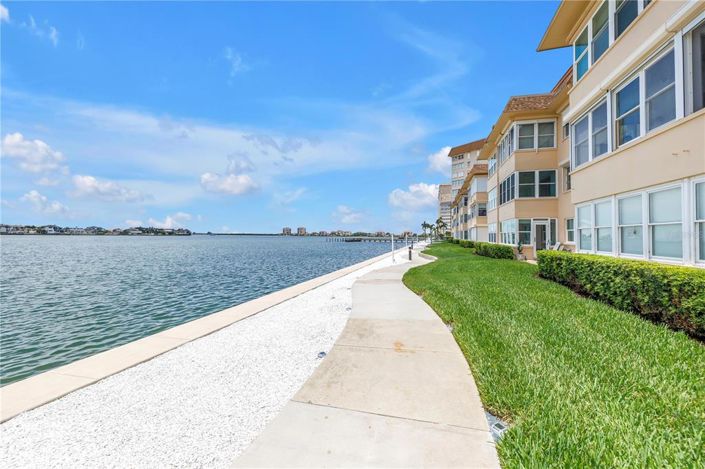 Image No.28-2 Bed Property for sale