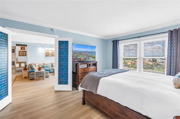 Image No.3-2 Bed Property for sale