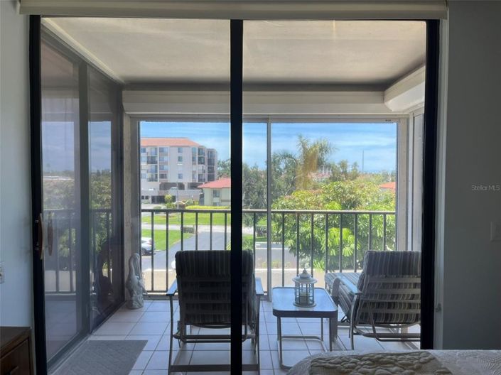 Image No.25-1 Bed Property for sale