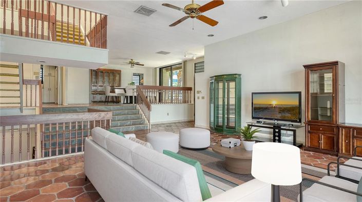 Image No.12-4 Bed Property for sale