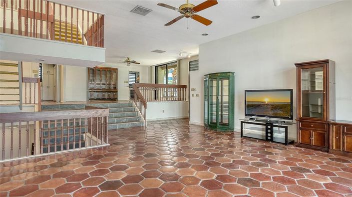 Image No.13-4 Bed Property for sale