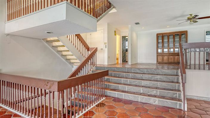 Image No.16-4 Bed Property for sale