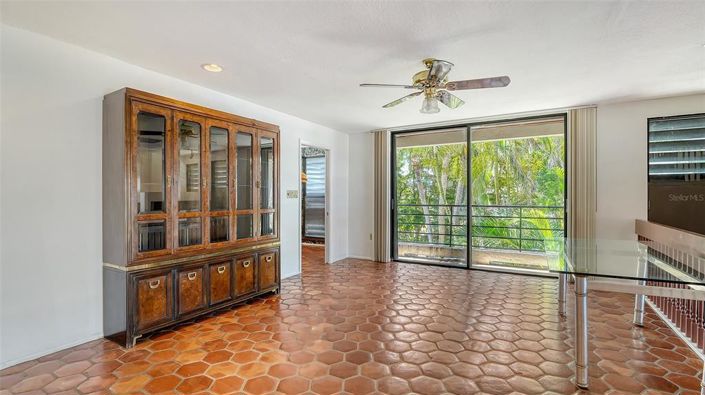 Image No.18-4 Bed Property for sale