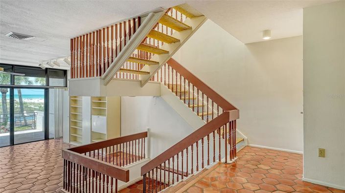 Image No.20-4 Bed Property for sale