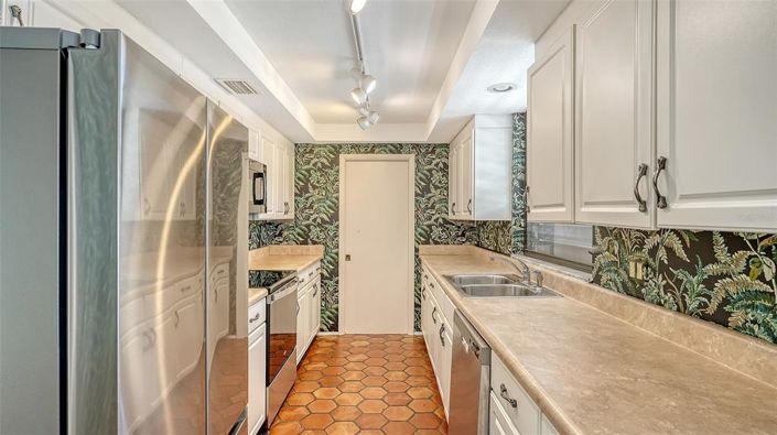 Image No.21-4 Bed Property for sale