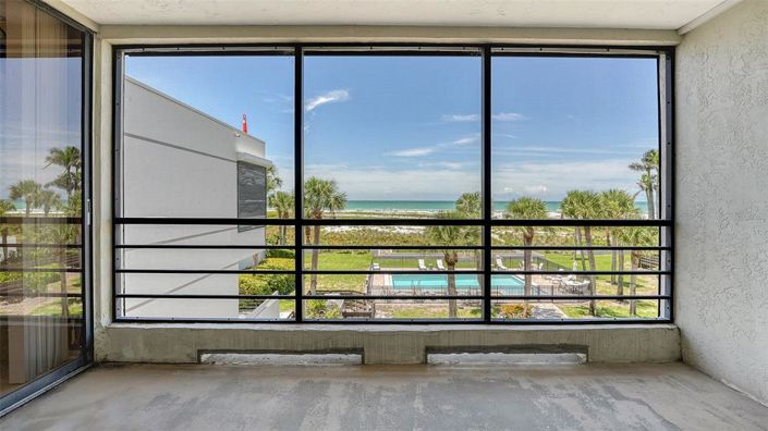 Image No.27-4 Bed Property for sale