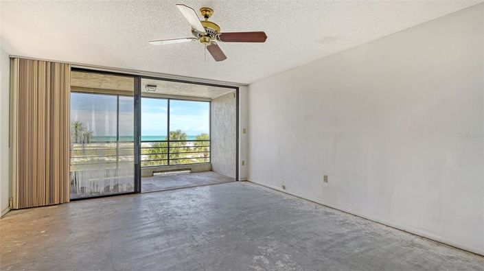 Image No.28-4 Bed Property for sale