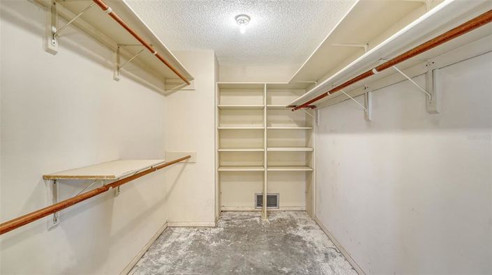 Image No.33-4 Bed Property for sale