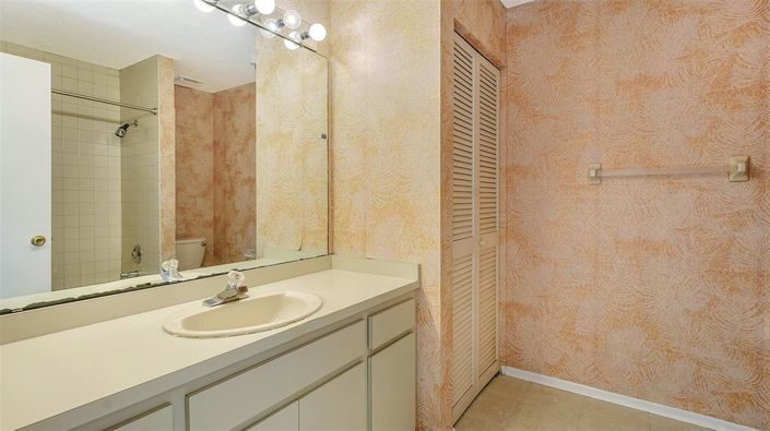 Image No.35-4 Bed Property for sale