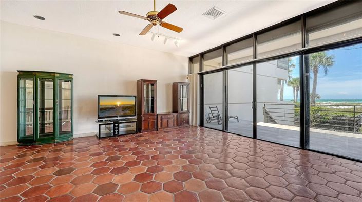 Image No.9-4 Bed Property for sale