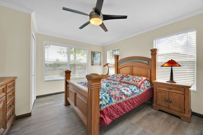 Image No.24-5 Bed Property for sale