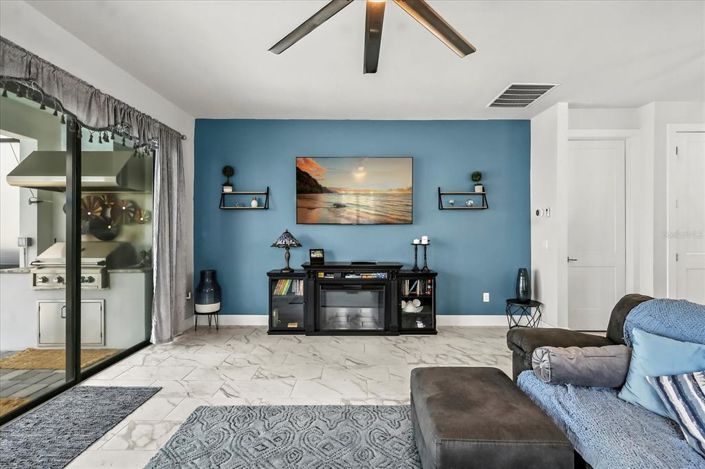 Image No.11-5 Bed Property for sale