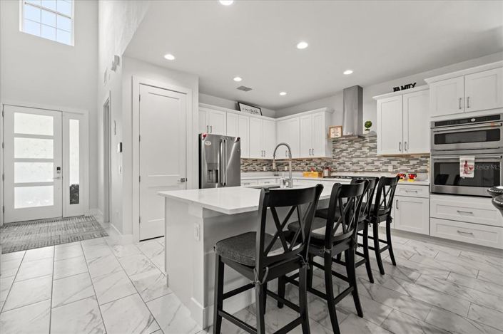 Image No.2-5 Bed Property for sale