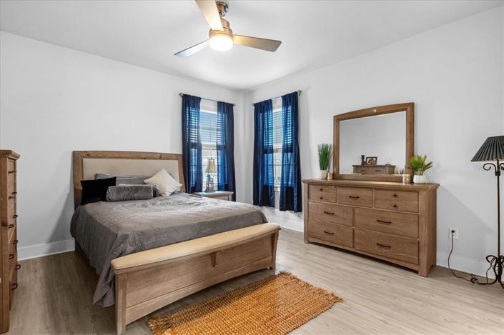 Image No.22-5 Bed Property for sale