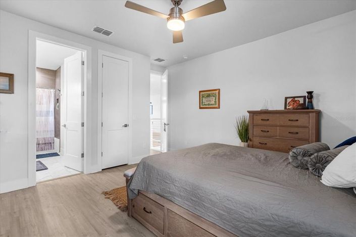 Image No.23-5 Bed Property for sale