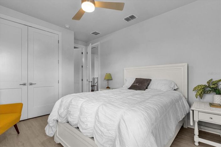 Image No.25-5 Bed Property for sale