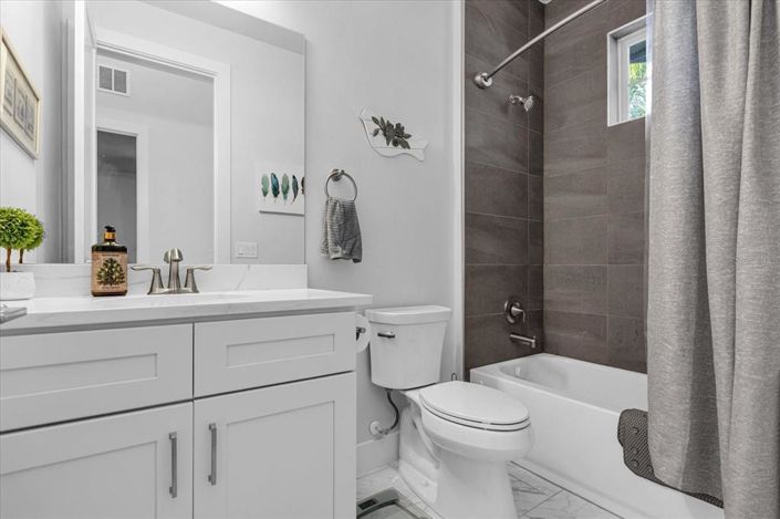 Image No.33-5 Bed Property for sale