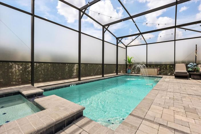 Image No.38-5 Bed Property for sale