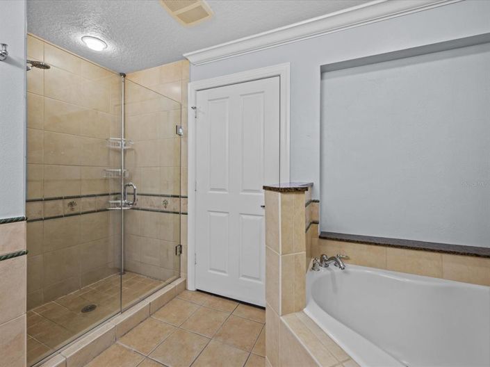 Image No.17-3 Bed Property for sale