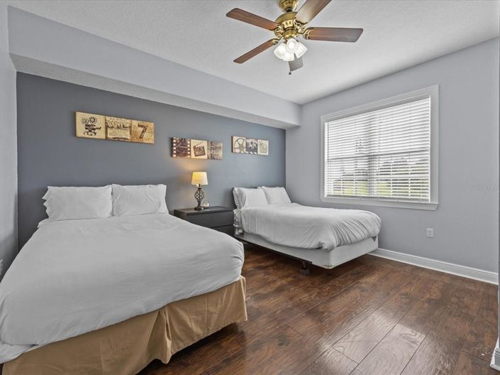 Image No.21-3 Bed Property for sale